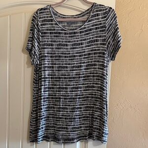 Old Navy Black and White Striped Short Sleeve Tee